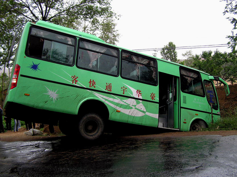 china-bus02 (172K)